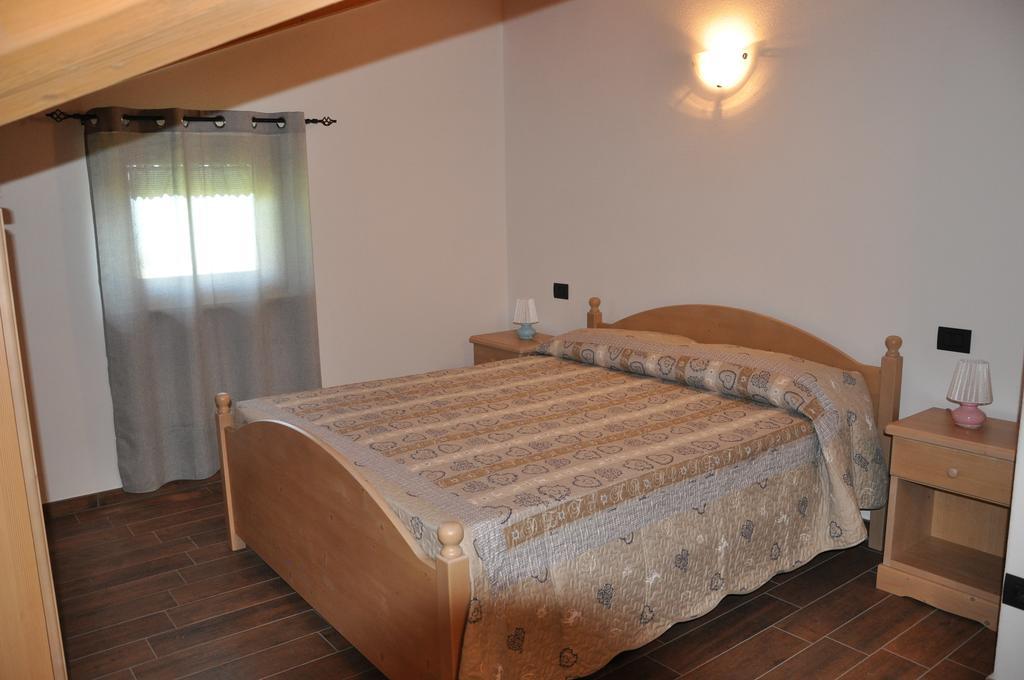 Le Foyer De La Ferme Apartment Aosta Bilik gambar